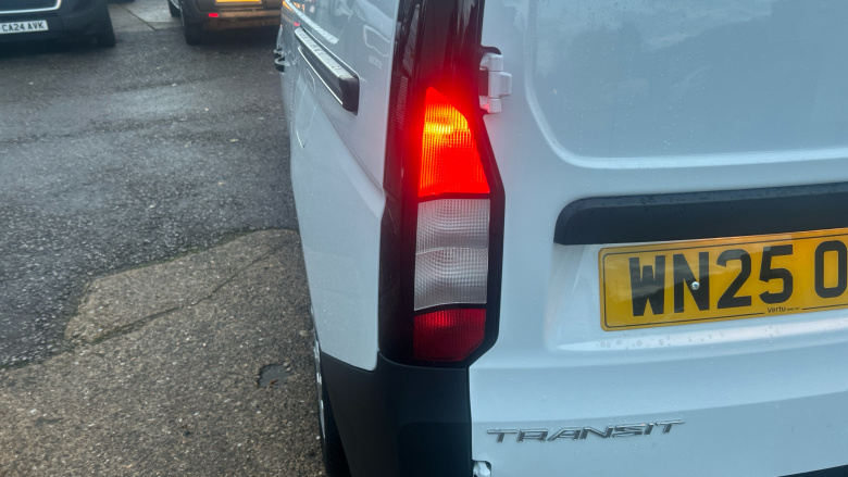 Ford Transit Connect 250 L2 Petrol 1.5 EcoBoost PHEV 150 Trend Van Auto